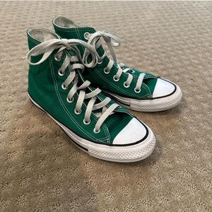 Green high top Converse Chuck Taylor. Women’s size 6